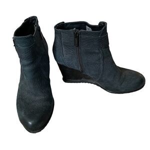 Kenneth Cole reaction | storm fog slate gray wedge boots